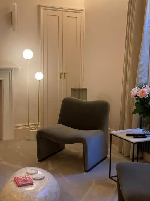 Luxury Georgian Apartment - 5 Minute Walk To Spa Бат Экстерьер фото